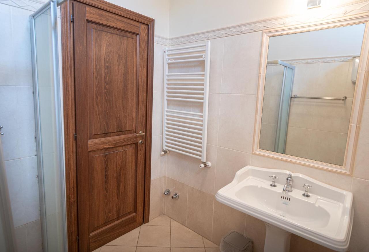 Agriturismo Villa Val D'Olivi Capodacqua  Kültér fotó